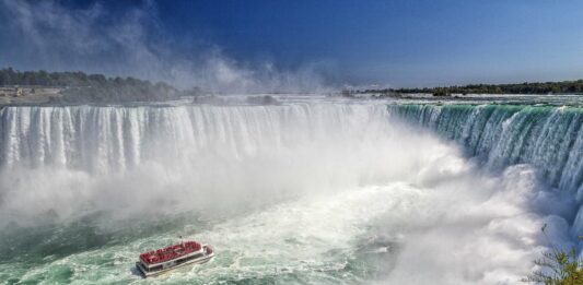 Cataratas del Niágara, la mayor potencia hidroeléctrica en el mundo occidental