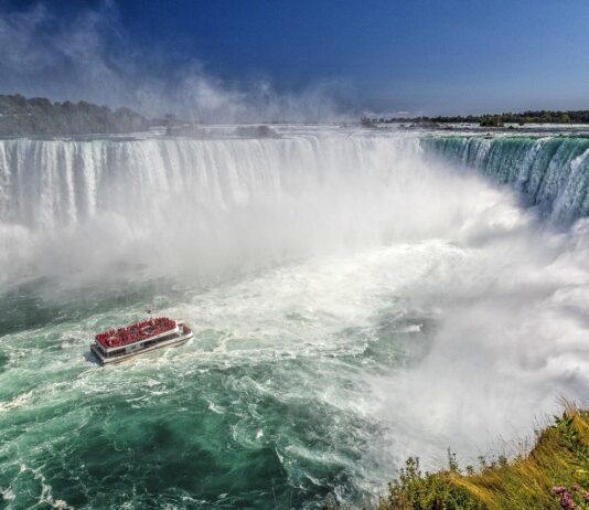 Cataratas del Niágara, la mayor potencia hidroeléctrica en el mundo occidental