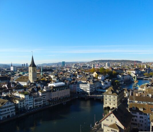 Dos paseos por la ciudad suiza de Zürich