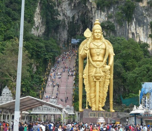 Cuevas Batu en Malasia, el templo hindú más grande fuera de la India