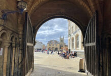 Peterborough, Inglaterra hermanada con Alcalá de Henares